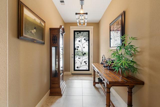1515 Sunflower Drive, Hollister CA: https://media.crmls.org/mediaz/6e34b430-58a3-49a6-b21a-b265c137c0cf.jpg