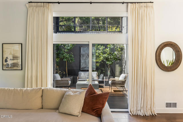 595 Linda Vista Avenue, Pasadena CA: https://media.crmls.org/mediaz/6e352299-88cc-4242-b1d7-a4a60ff14949.jpg