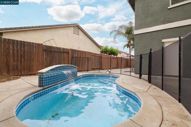 4874 Snowy Egret Way, Oakley CA: https://media.crmls.org/mediaz/6e360586-3c20-4232-8e3a-0e68830441fb.jpg