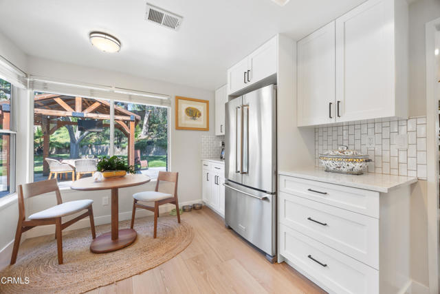 27220 Waterford Drive, Valencia CA: https://media.crmls.org/mediaz/6e36656d-259f-4020-bb7b-a443a2d79012.jpg