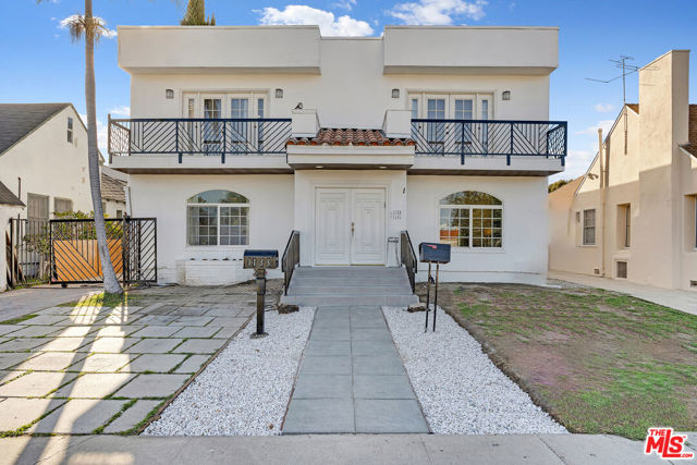 1131 S Swall Drive, Los Angeles CA: https://media.crmls.org/mediaz/6e36b837-b6f6-4017-b91e-0fcb3e7a3555.jpg