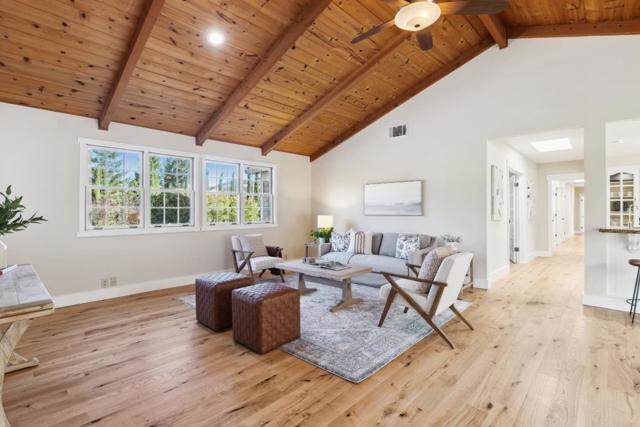 16035 Oak Glen Avenue, Morgan Hill CA: https://media.crmls.org/mediaz/6e374e83-81ff-4371-920d-0931415a51d2.jpg