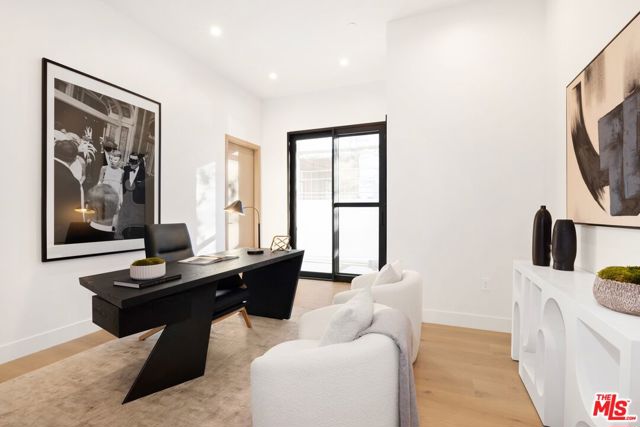 Image 17 of 43 For 5200 Oakdale Avenue