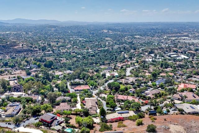 1650 Elevado Road, Vista CA: https://media.crmls.org/mediaz/6e37d5db-166f-4586-89a0-d2d21a5cf0a6.jpg