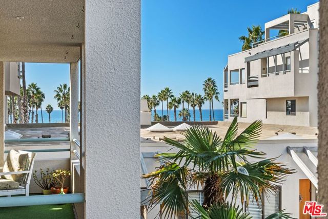 140 Ocean Park Boulevard, Santa Monica CA: https://media.crmls.org/mediaz/6e387f7f-4df8-4cda-905b-f703dba78ce8.jpg