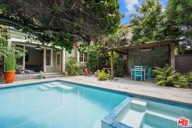 813 Crestmoore Place, Venice CA: https://media.crmls.org/mediaz/6e38a8ed-0146-4d35-ac3d-d54efe110232.jpg