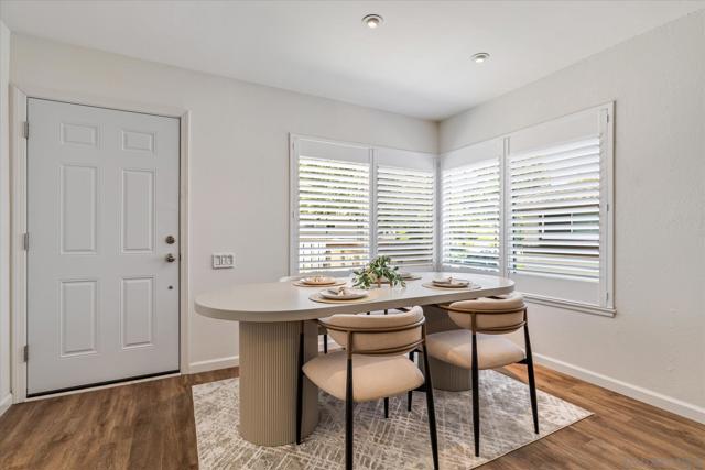 26258 Via Roble Ln,  CA: https://media.crmls.org/mediaz/6e38c006-aac4-4c12-97ed-def8cf19f634.jpg