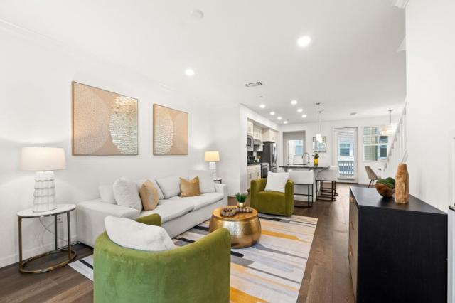 111 Orbit Way, Mountain View CA: https://media.crmls.org/mediaz/6e38e988-1b07-42bb-b003-c88073fccb7a.jpg