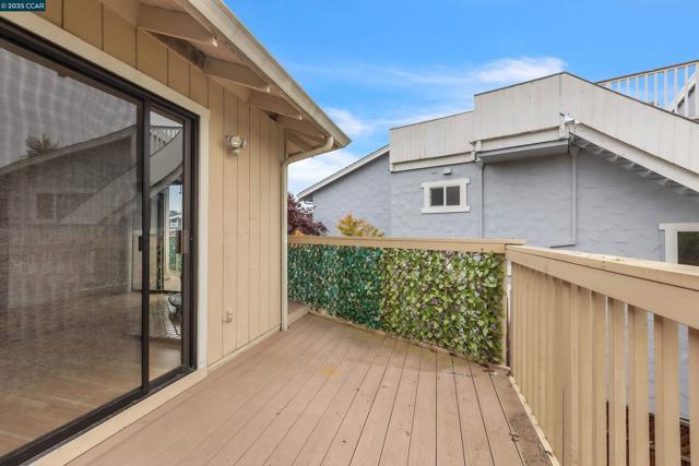 116 Falmouth Ct, Aptos CA: https://media.crmls.org/mediaz/6e391d11-731c-4c3e-9159-a7a56b719c02.jpg