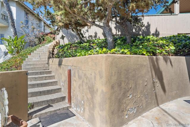 2195 Hayden Way, San Diego CA: https://media.crmls.org/mediaz/6e396182-2bea-4c15-aa0e-42f782786ed6.jpg