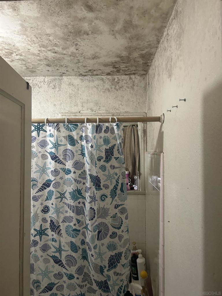 https://media.crmls.org/mediaz/6e3987d5-7d26-4447-a148-d7efc7211c9a.jpg?preset=X-Large