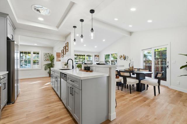 605 Corliss Way, Campbell CA: https://media.crmls.org/mediaz/6e39c9f5-4bff-44e9-8aee-2b66030027bf.jpg