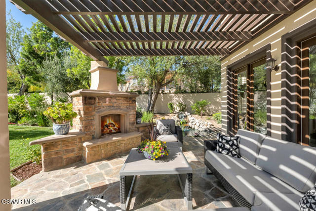 5715 Calais Court, Calabasas CA: https://media.crmls.org/mediaz/6e39e3ec-22c2-401c-b8b0-428d79318a62.jpg