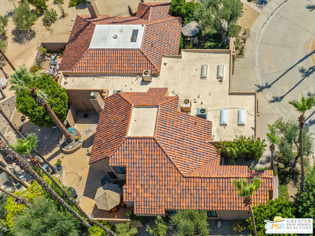 2910 Cervantes Court, Palm Springs CA: https://media.crmls.org/mediaz/6e3a1667-1aa2-48b4-b166-dc84512ad4bf.jpg