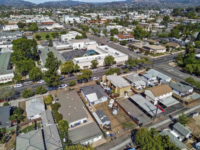 127 W 5Th Avenue, Escondido CA: https://media.crmls.org/mediaz/6e3a1b40-9b53-47e5-a667-e63887edf042.jpg