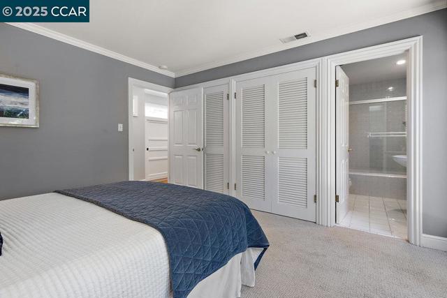 3949 Canyon Rd, Lafayette CA: https://media.crmls.org/mediaz/6e3a283c-0875-4e10-a046-b99a2d71cd82.jpg
