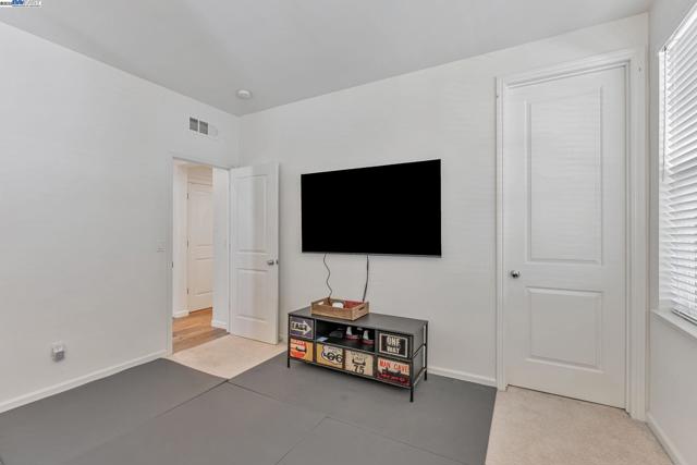 40252 Bonica Rose Terrace, Fremont CA: https://media.crmls.org/mediaz/6e3a705a-379a-4678-a00d-fa45f4063d20.jpg