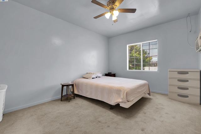 378 Park St, San Leandro CA: https://media.crmls.org/mediaz/6e3b07a8-b248-450f-ac02-4fa7d6382b3c.jpg