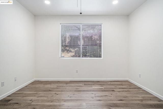 4112 Montgomery Hill Dr, Antioch CA: https://media.crmls.org/mediaz/6e3b84a0-f259-4474-b5be-67f8f924d689.jpg