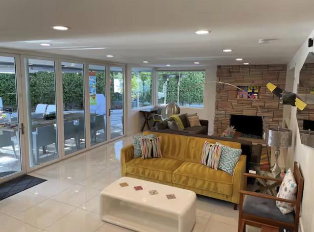 1375 S Calle Rolph, Palm Springs CA: https://media.crmls.org/mediaz/6e3c8bc6-3563-4491-9609-310cbc21e449.jpg