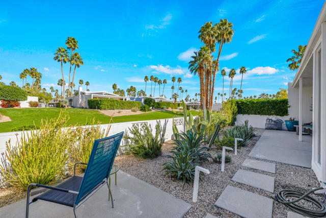 246 E Avenida Granada, Palm Springs, CA 92264