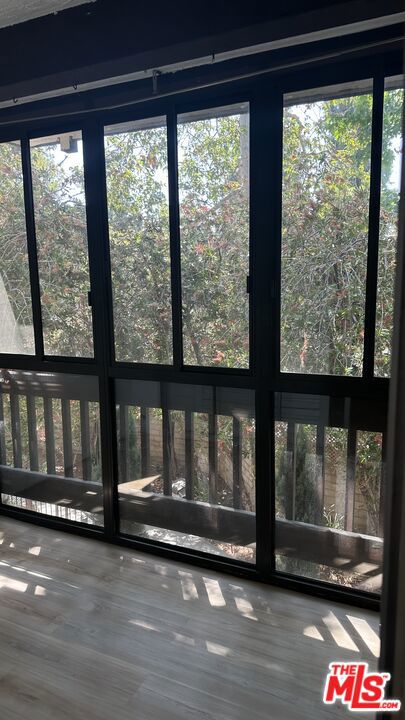 10205 Summertime Lane, Culver City CA: https://media.crmls.org/mediaz/6e3d9e37-21bf-4fde-8070-d64d1bb760d6.jpg