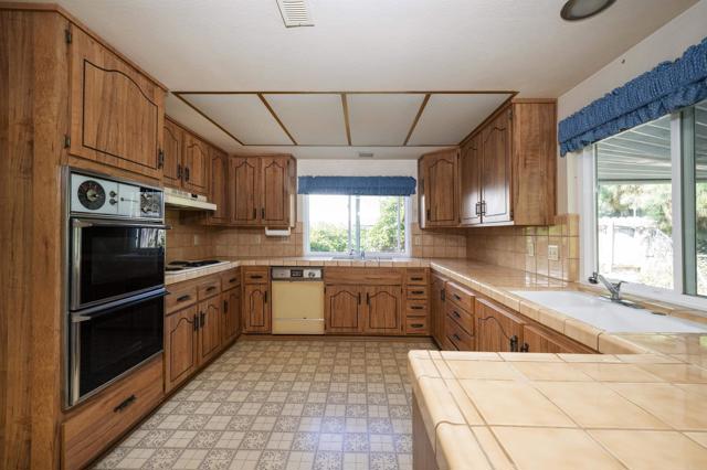 Detail Gallery Image 10 of 38 For 1824 Portofino Dr, Oceanside,  CA 92054 - 3 Beds | 2 Baths