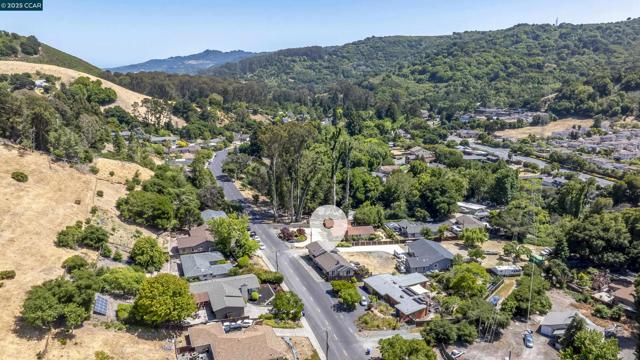 6180 HILLSIDE DRIVE, El Sobrante CA: https://media.crmls.org/mediaz/6e3e92e1-4c94-4816-9fda-b275682533ea.jpg