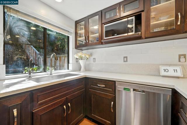 1624 San Luis Rd, Walnut Creek CA: https://media.crmls.org/mediaz/6e3eb02f-eb7b-474d-8655-b61e40ae4f4f.jpg