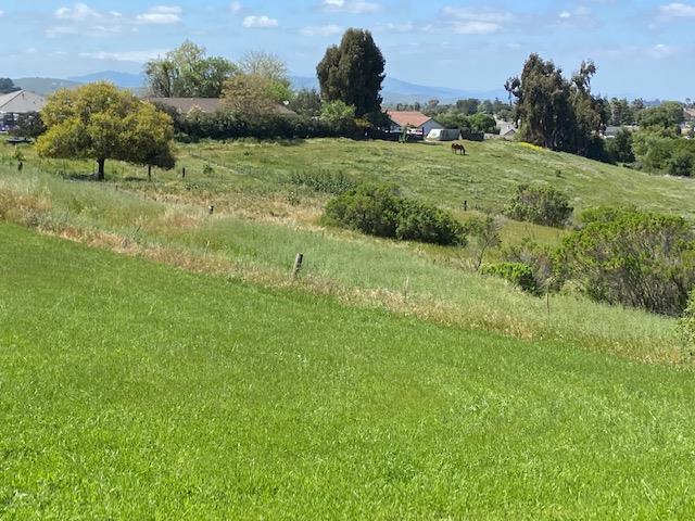 270 Joes Lane, Hollister CA: https://media.crmls.org/mediaz/6e3ee3c5-a613-49fd-a6fc-cecabc22080b.jpg