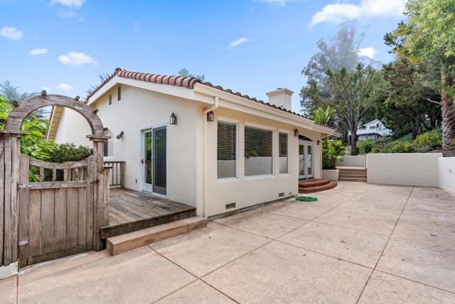 5 Zaragoza Views, Monterey CA: https://media.crmls.org/mediaz/6e3f3f7b-b56a-4f14-a56b-dd884c733607.jpg