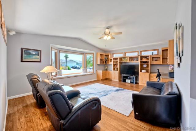 13144 Avenida Grande, San Diego CA: https://media.crmls.org/mediaz/6e3f6f2c-873b-4783-9bcb-9578c3c8a07a.jpg