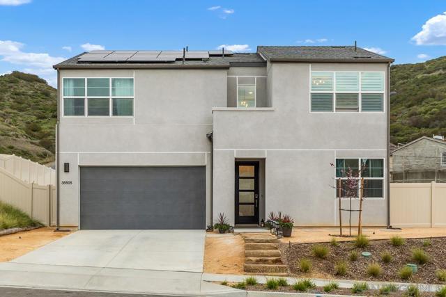 35505 Orchard Trails, Fallbrook CA: https://media.crmls.org/mediaz/6e4062d0-4db3-4894-bb4f-5e2b14d223a0.jpg