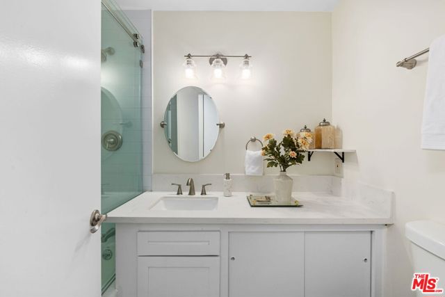 10751 Wilshire Boulevard, Los Angeles CA: https://media.crmls.org/mediaz/6e40bee1-0171-4311-a02f-1170231a902e.jpg