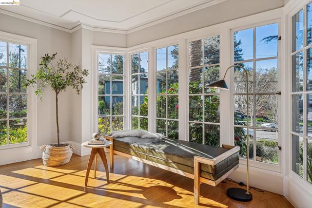 Image 9 of 59 For 4201 Lakeshore Ave