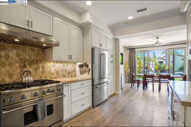 1122 Oliver Ave, San Diego CA: https://media.crmls.org/mediaz/6e427cfc-ff52-4ad2-a886-b5c5246c362b.jpg