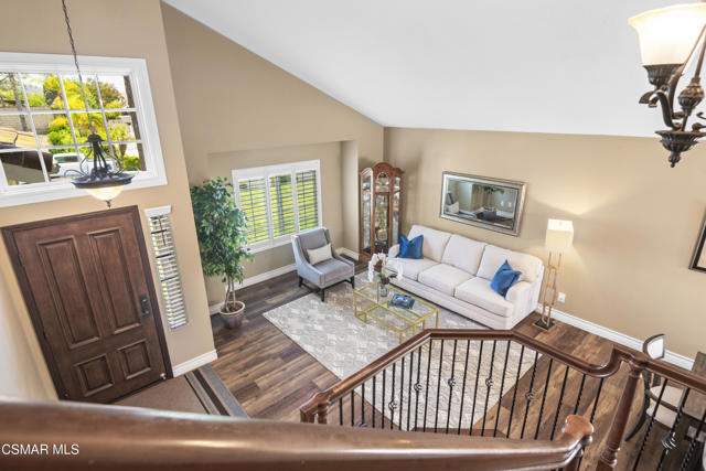 4016 Blairwood Drive, Moorpark CA: https://media.crmls.org/mediaz/6e42a822-8a99-404c-bfb0-47d6d6cea845.jpg