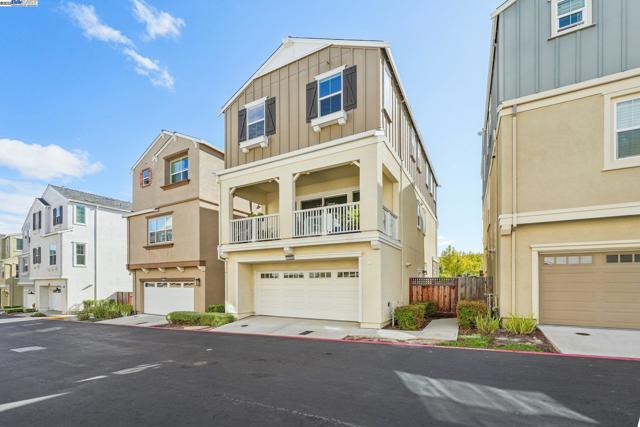 7213 Calistoga Ln, Dublin CA: https://media.crmls.org/mediaz/6e441885-8e36-46cb-91b3-94fab1ec3d1e.jpg