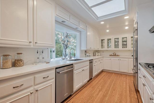 1021 Merner Road, Hillsborough CA: https://media.crmls.org/mediaz/6e4468b3-c4a1-4d8f-8336-9107a3bfe540.jpg