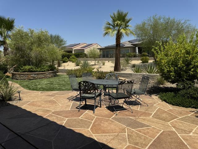 38 Chianti, Rancho Mirage CA: https://media.crmls.org/mediaz/6e4491aa-041c-436b-89bd-240f9f8a4439.jpg