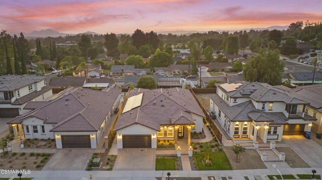 339 Toyon Court, Thousand Oaks CA: https://media.crmls.org/mediaz/6e44f429-025f-49de-9f15-66108c5edaa4.jpg