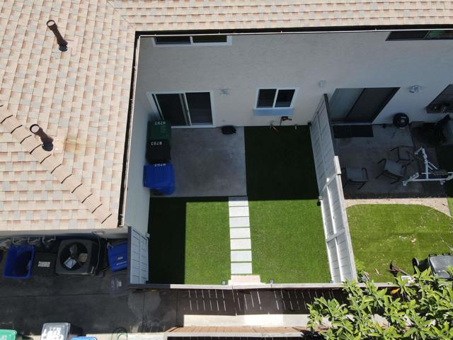 9793 Caminito Cuadro, San Diego CA: https://media.crmls.org/mediaz/6e455c76-e76f-40bd-aa0d-3686be62fa49.jpg