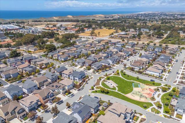 2727 Sea Glass Avenue, Marina CA: https://media.crmls.org/mediaz/6e459f91-cae6-4678-a426-d4b753192264.jpg