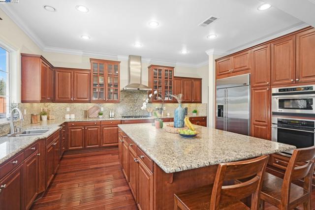 3712 Stonehenge Way, San Ramon CA: https://media.crmls.org/mediaz/6e45b2eb-8dbd-4acd-a2b0-d077e0c1b5a4.jpg