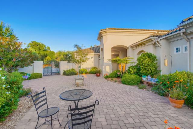 1495 Meredith Road, Fallbrook CA: https://media.crmls.org/mediaz/6e45c863-6a0c-47f5-9a0c-7206a714637e.jpg