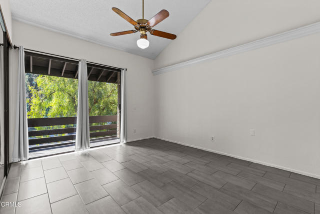 Detail Gallery Image 16 of 33 For 21931 Burbank Bld #5,  Los Angeles,  CA 91367 - 3 Beds | 2/1 Baths