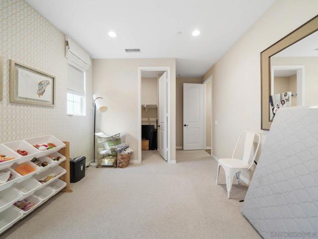 916 Camino Aldea, Chula Vista CA: https://media.crmls.org/mediaz/6e45e67b-c9ea-4da9-9cc1-8c349d3e0672.jpg