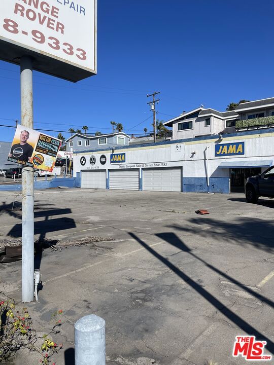 700 Pacific Coast Highway, Hermosa Beach, CA 90254