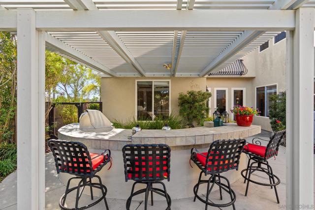 17117 Tallow Tree Lane, San Diego CA: https://media.crmls.org/mediaz/6e46de37-f5fe-4de9-9976-fc5bbbe76148.jpg