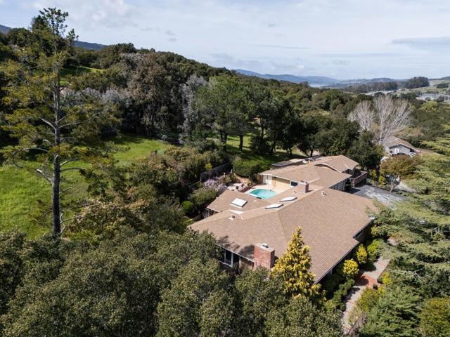 252 Raymundo Drive, Woodside CA: https://media.crmls.org/mediaz/6e471968-f5c4-49b9-9357-60482149b624.jpg